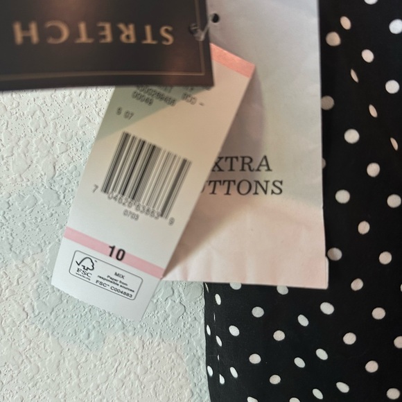 New Jones New York Black and White Polka Dot Women's Shorts Size 10 - Picture 3 of 9